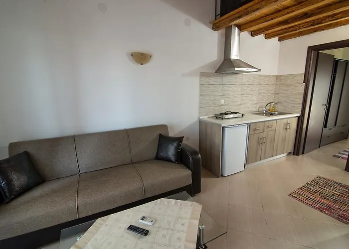 Theano Apartment *