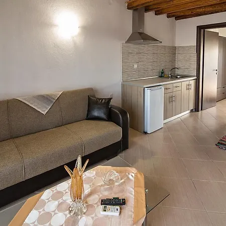 Theano Appartement Sarti